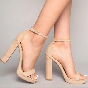 NWT-Elegant Tan High Heel Sandals